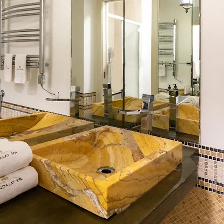 Mandalay & Séjour à la campagne Senigallia