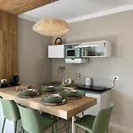 Kır Evi Mandalay & *