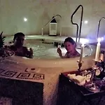 Mandalay & Εξοχικό σπίτι Σενιγκάλια