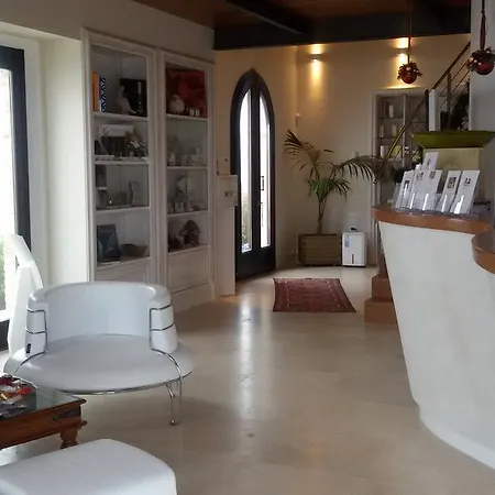 Casa di campagna Mandalay & *