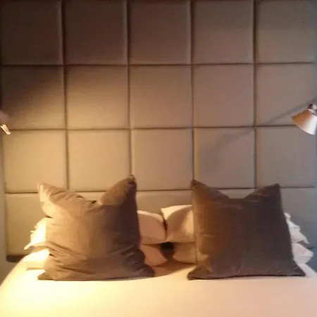 Casa di campagna Mandalay & Senigallia